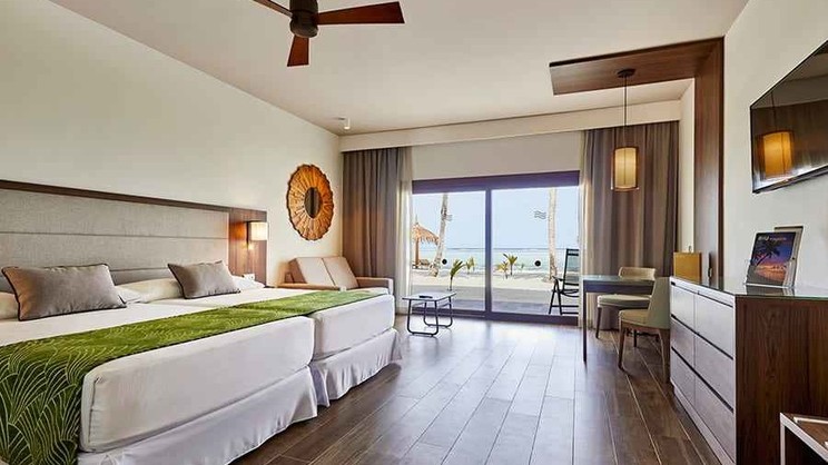 Junior Suite with Beach Access